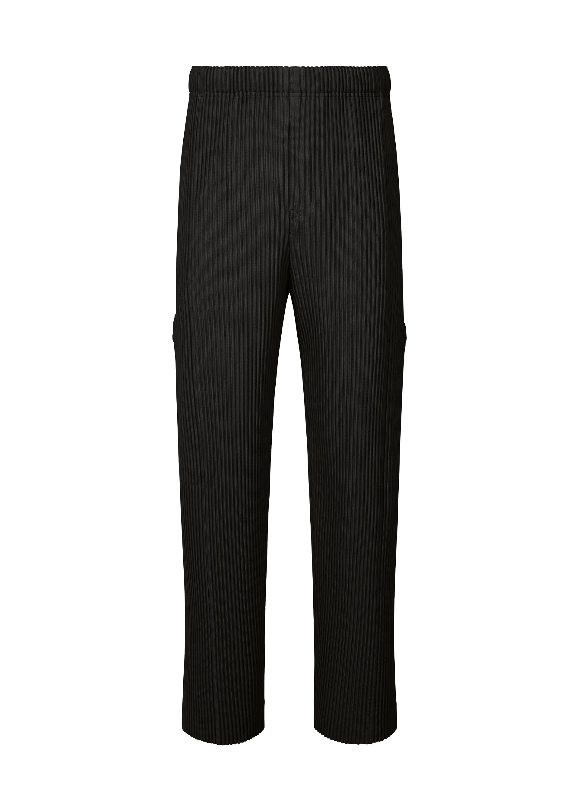 A product shot of the HOMME PLISSÉ ISSEY MIYAKE QUARRY trousers in black (15).