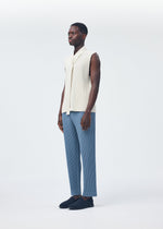 A model wears the HOMME PLISSÉ ISSEY MIYAKE MONTHLY COLORS SEPTEMBER top.