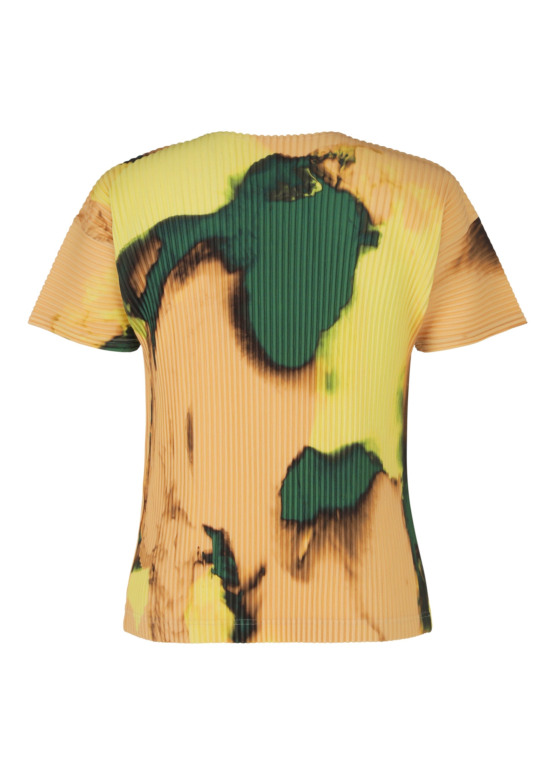 A detail shot of the HOMME PLISSÉ ISSEY MIYAKE AGATE top.