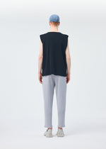A model wears the HOMME PLISSÉ ISSEY MIYAKE BASIC KNIT vest.