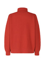 A detail shot of the HOMME PLISSÉ ISSEY MIYAKE RUSTIC KNIT top.