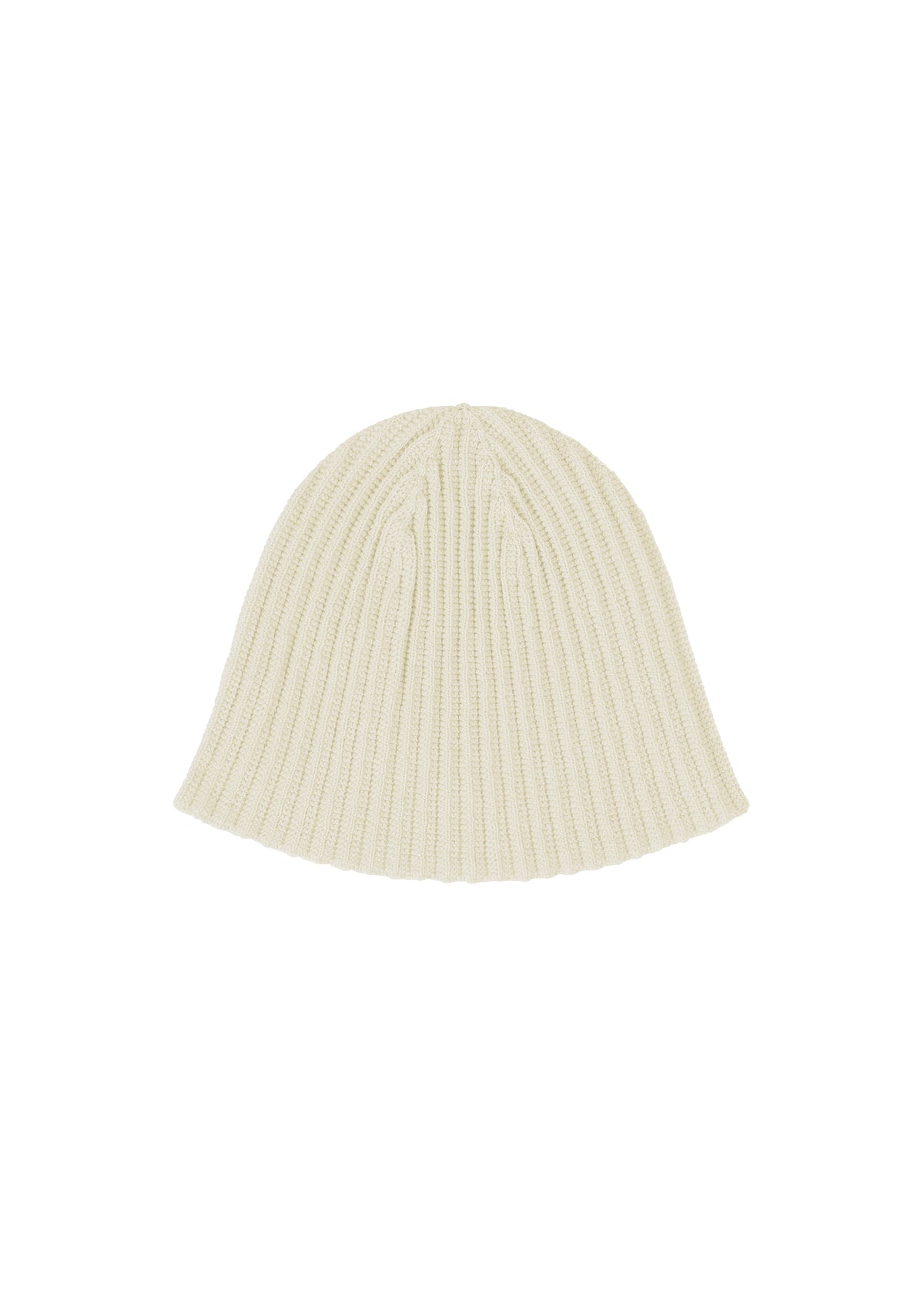 A product shot of the HOMME PLISSÉ ISSEY MIYAKE PENNE hat in beige (40).