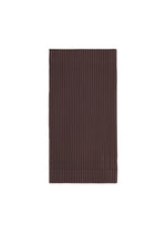 A product shot of the HOMME PLISSÉ ISSEY MIYAKE PLEATS BAND cap in aubergine black (18).