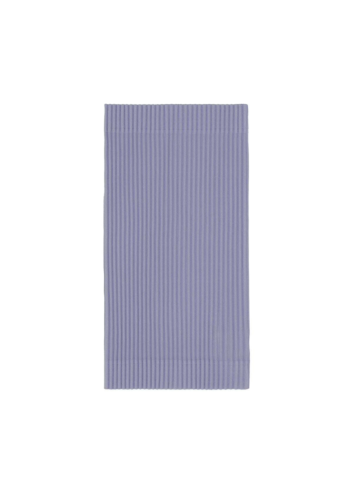 A product shot of the HOMME PLISSÉ ISSEY MIYAKE PLEATS BAND cap in manarola wall violet (80).