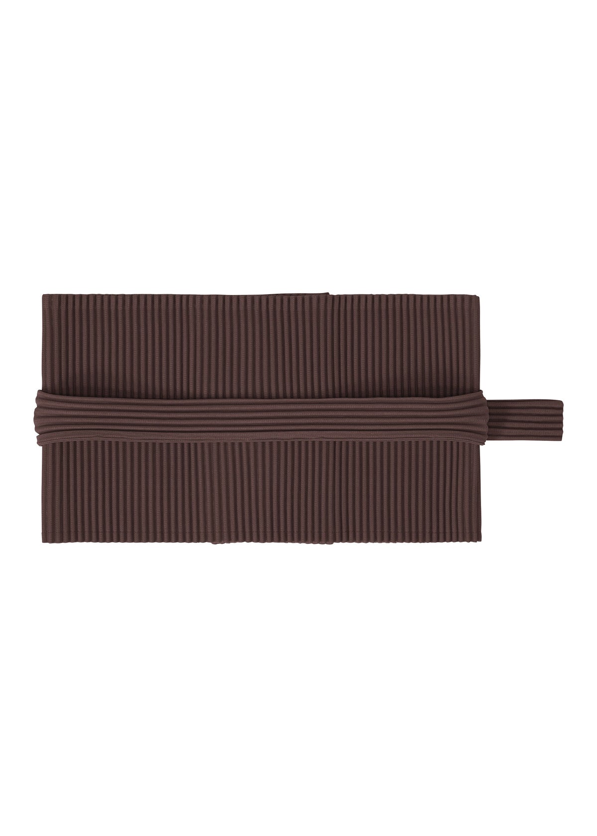 A product shot of the HOMME PLISSÉ ISSEY MIYAKE PLEATS BAND cap in aubergine black (18).