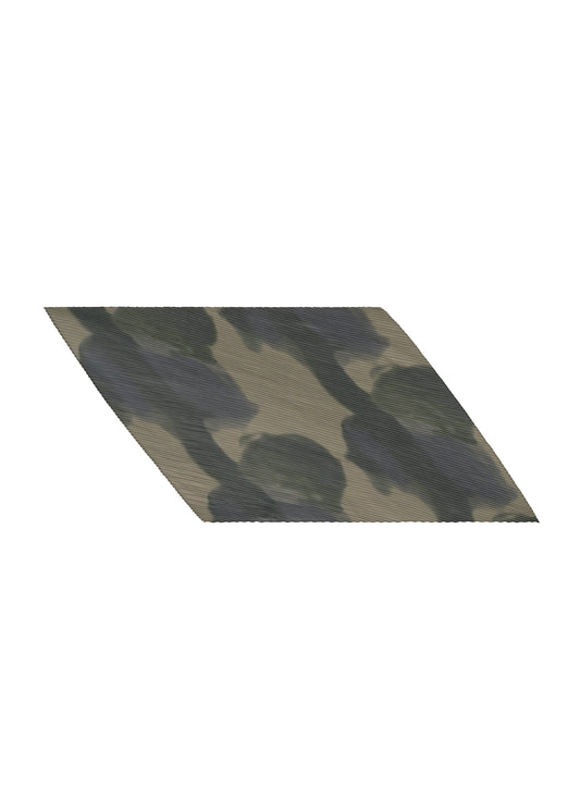 A product shot of the HOMME PLISSÉ ISSEY MIYAKE DAWN STOLE stole in grey (12).