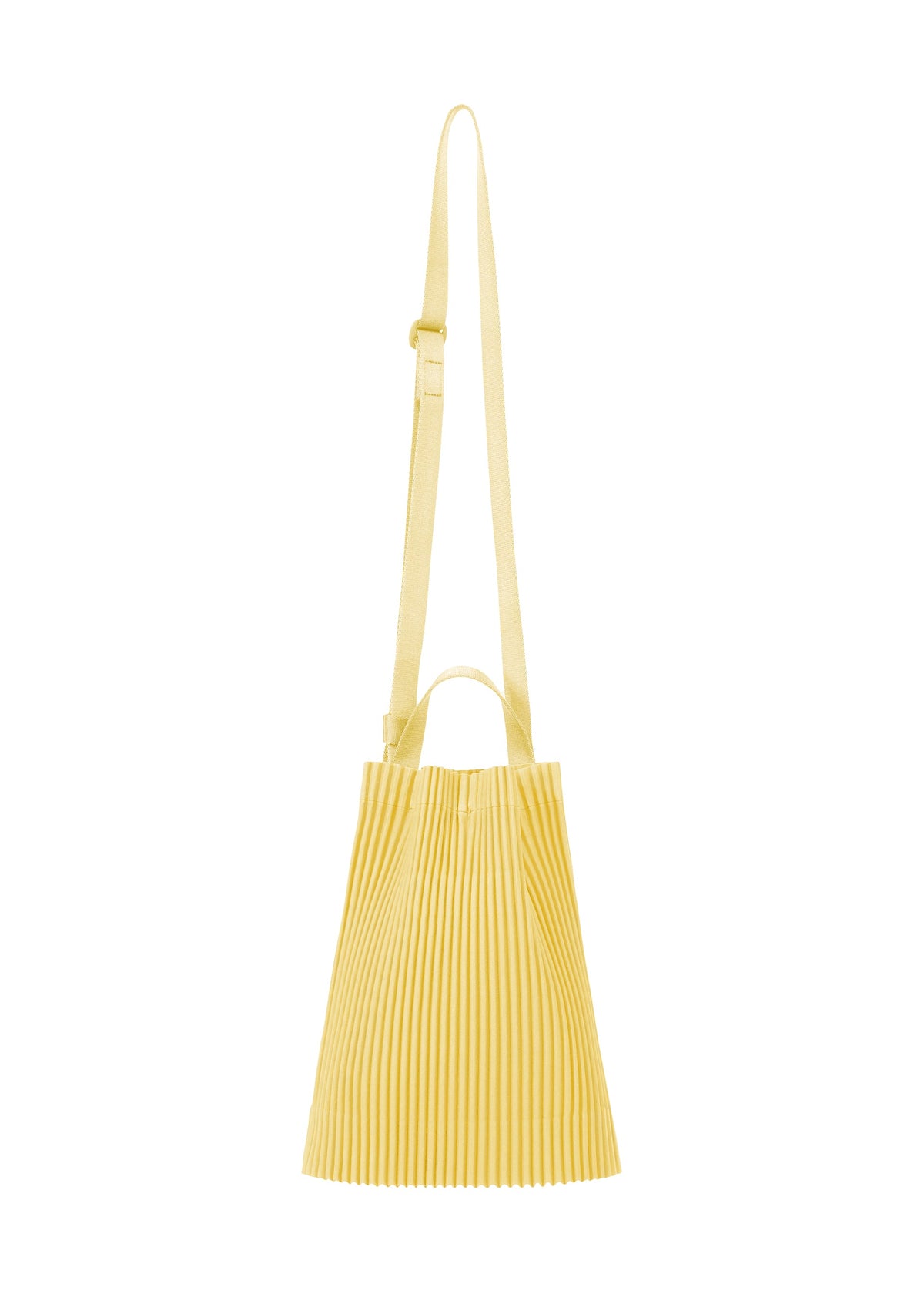 A product shot of the HOMME PLISSÉ ISSEY MIYAKE DRAWSTRING PLEATS BAG bag in .