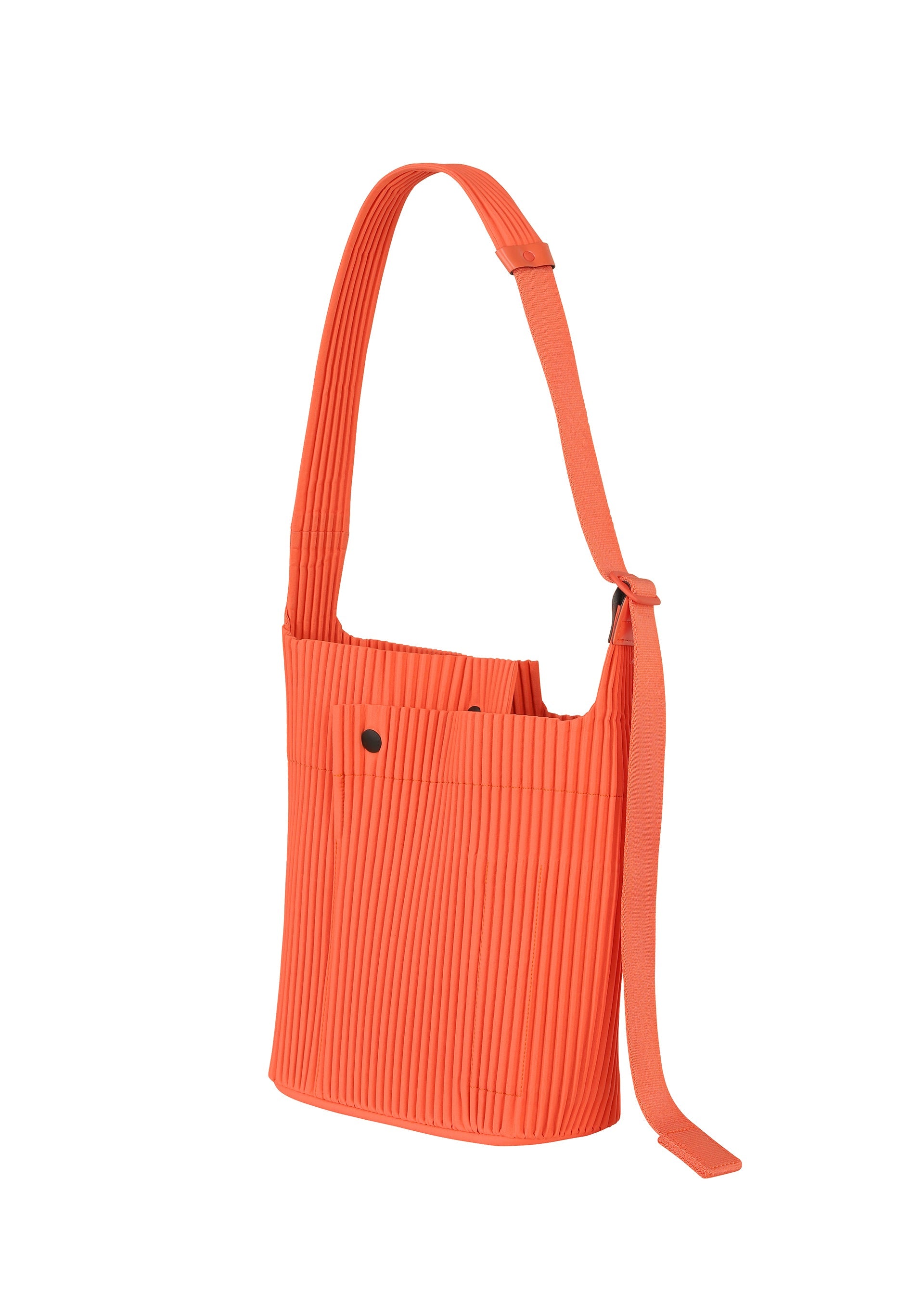 A detail shot of the HOMME PLISSÉ ISSEY MIYAKE UTILITY bag.