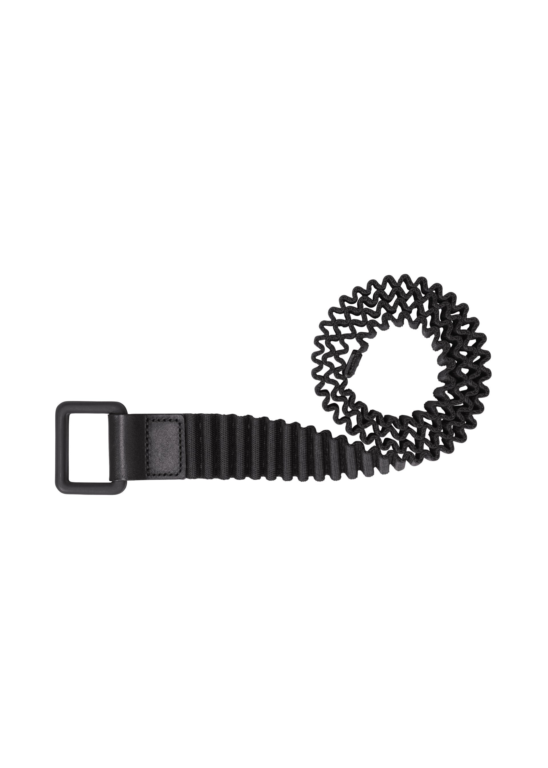 A product shot of the HOMME PLISSÉ ISSEY MIYAKE PLEATS BELT belt in black (15).