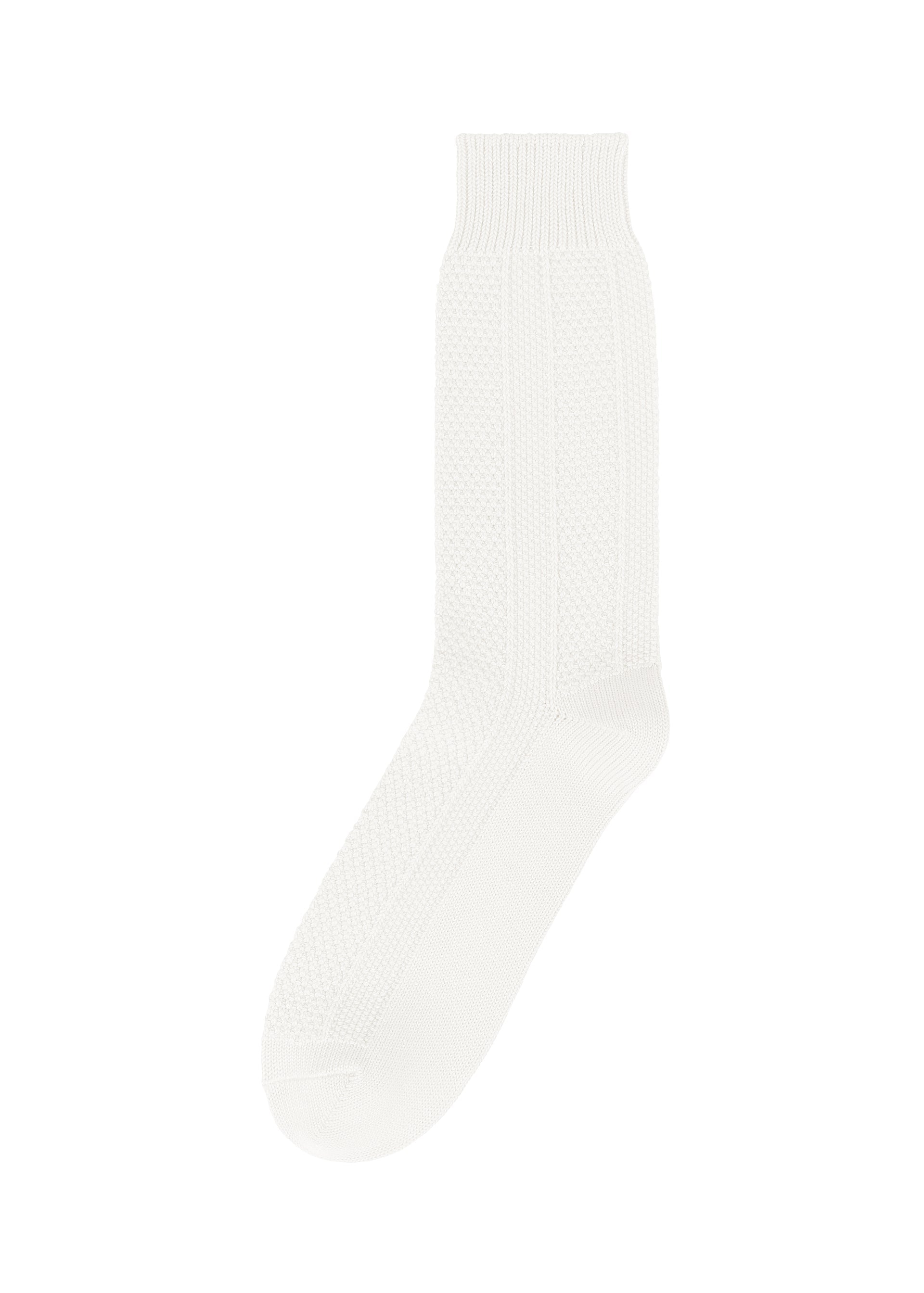 A product shot of the HOMME PLISSÉ ISSEY MIYAKE STEM SOCKS lingerie & hosiery in white (01).