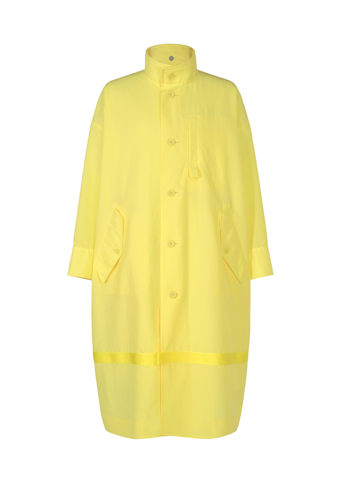 A detail shot of the HOMME PLISSÉ ISSEY MIYAKE CARRIER CARRIED clothing.