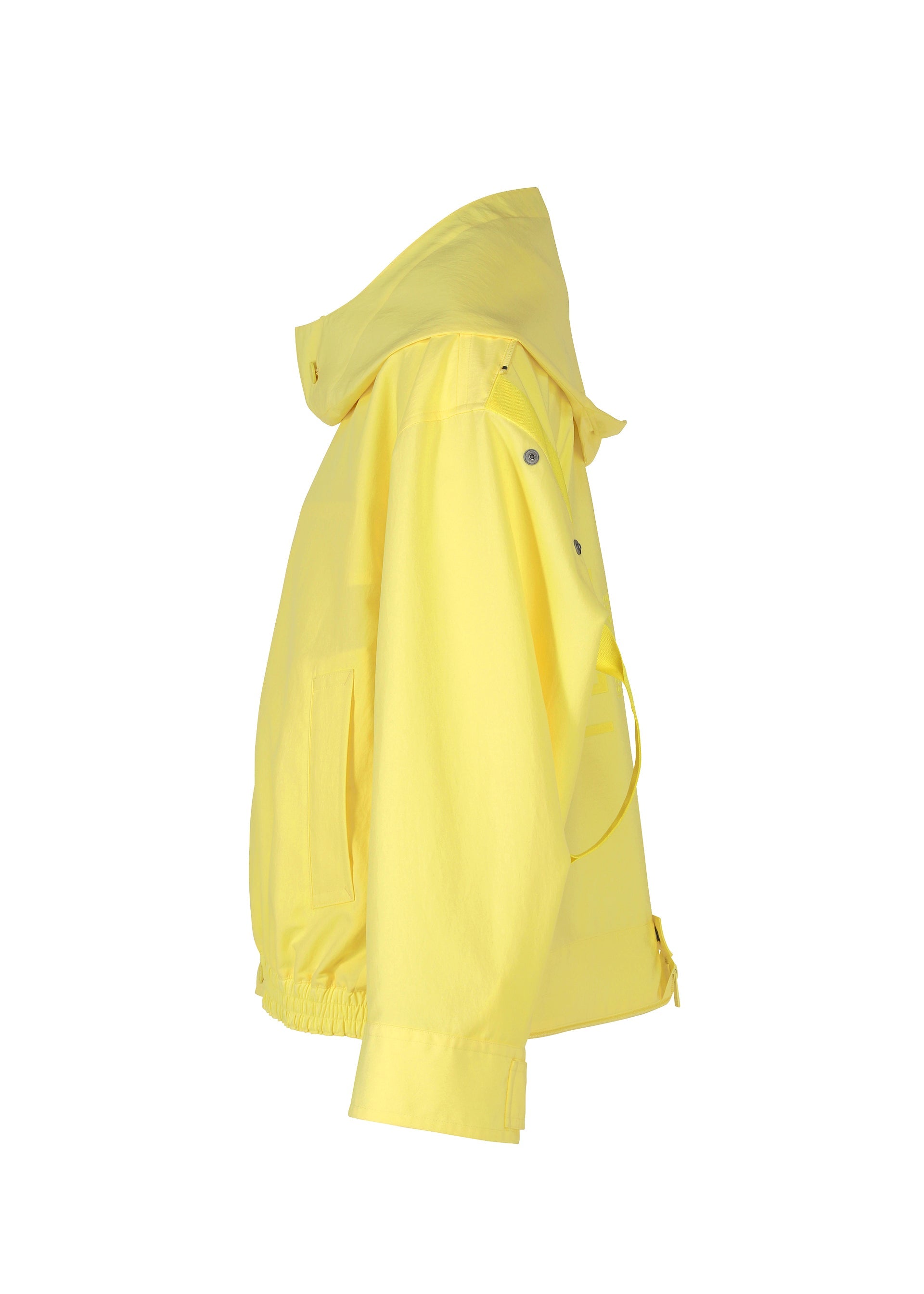 A detail shot of the HOMME PLISSÉ ISSEY MIYAKE CARRIER CARRIED clothing.