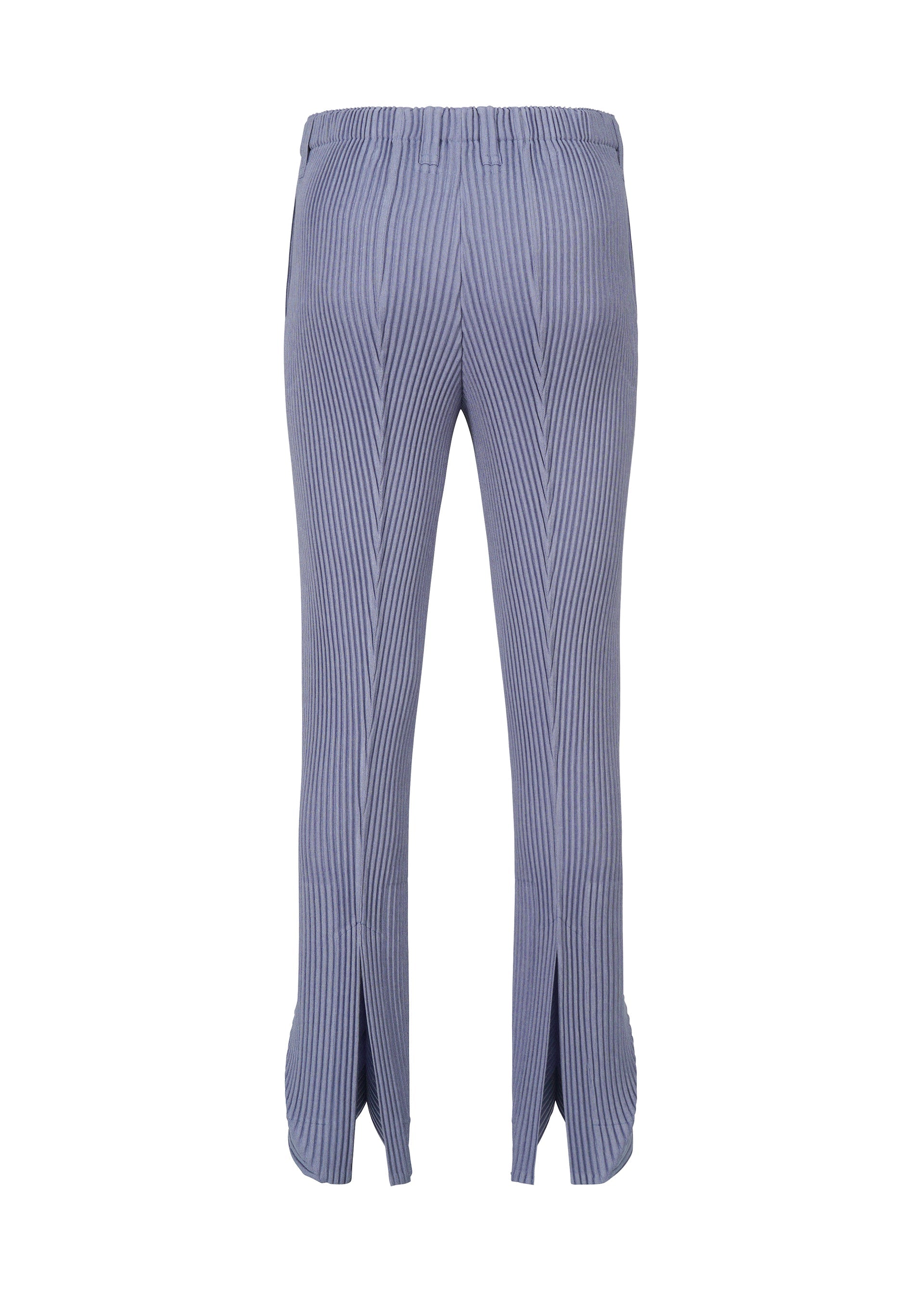 A detail shot of the HOMME PLISSÉ ISSEY MIYAKE LINEN LIKE trousers.