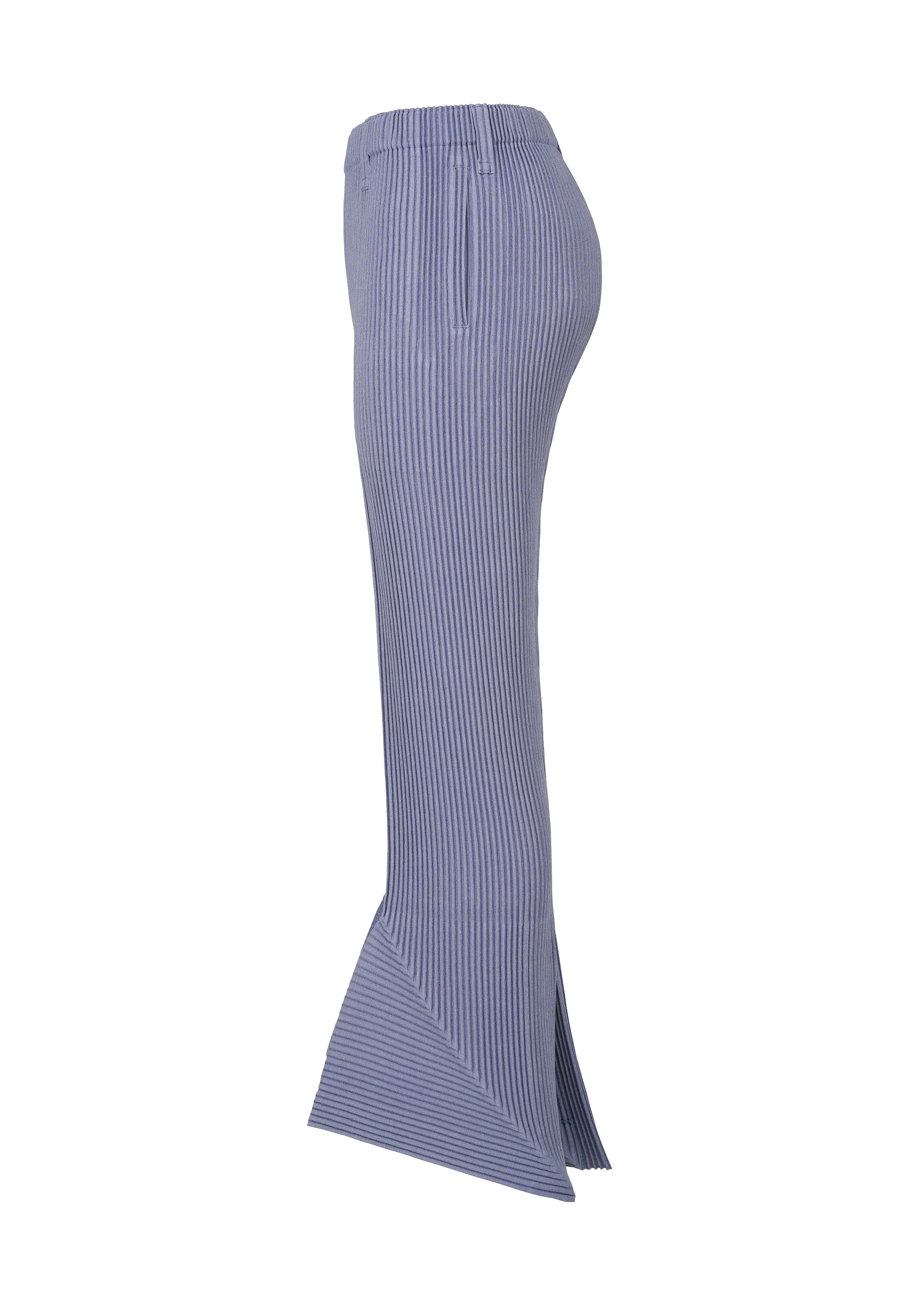A detail shot of the HOMME PLISSÉ ISSEY MIYAKE LINEN LIKE trousers.