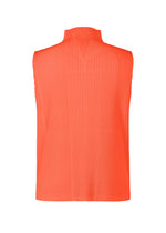 A detail shot of the HOMME PLISSÉ ISSEY MIYAKE MONTHLY COLORS APRIL vest.