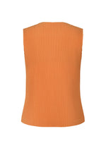 A detail shot of the HOMME PLISSÉ ISSEY MIYAKE TAILORED PLEATS 2 vest.