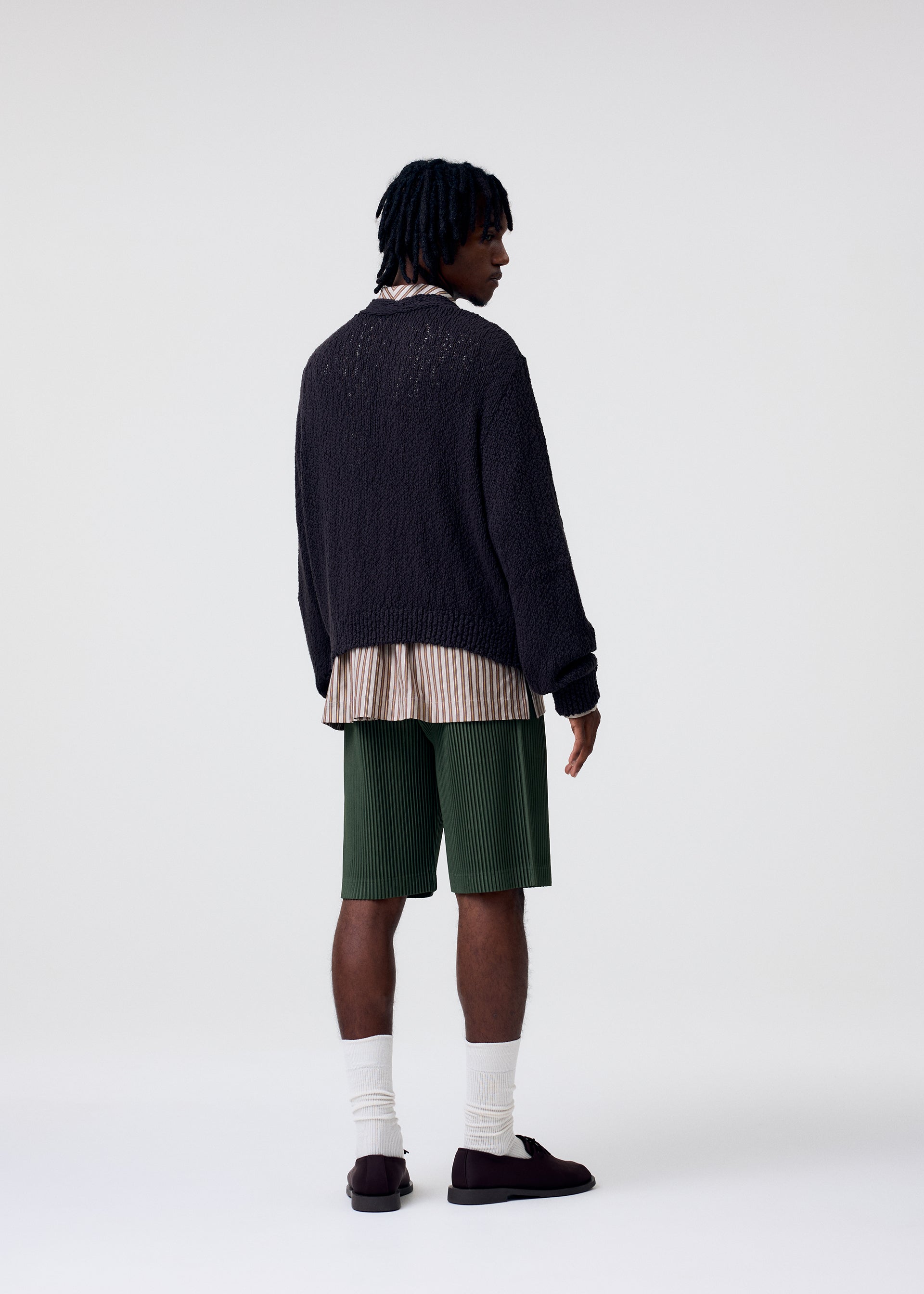 COLOR PLEATS 2 Shorts Anchor Brown – The official ISSEY MIYAKE
