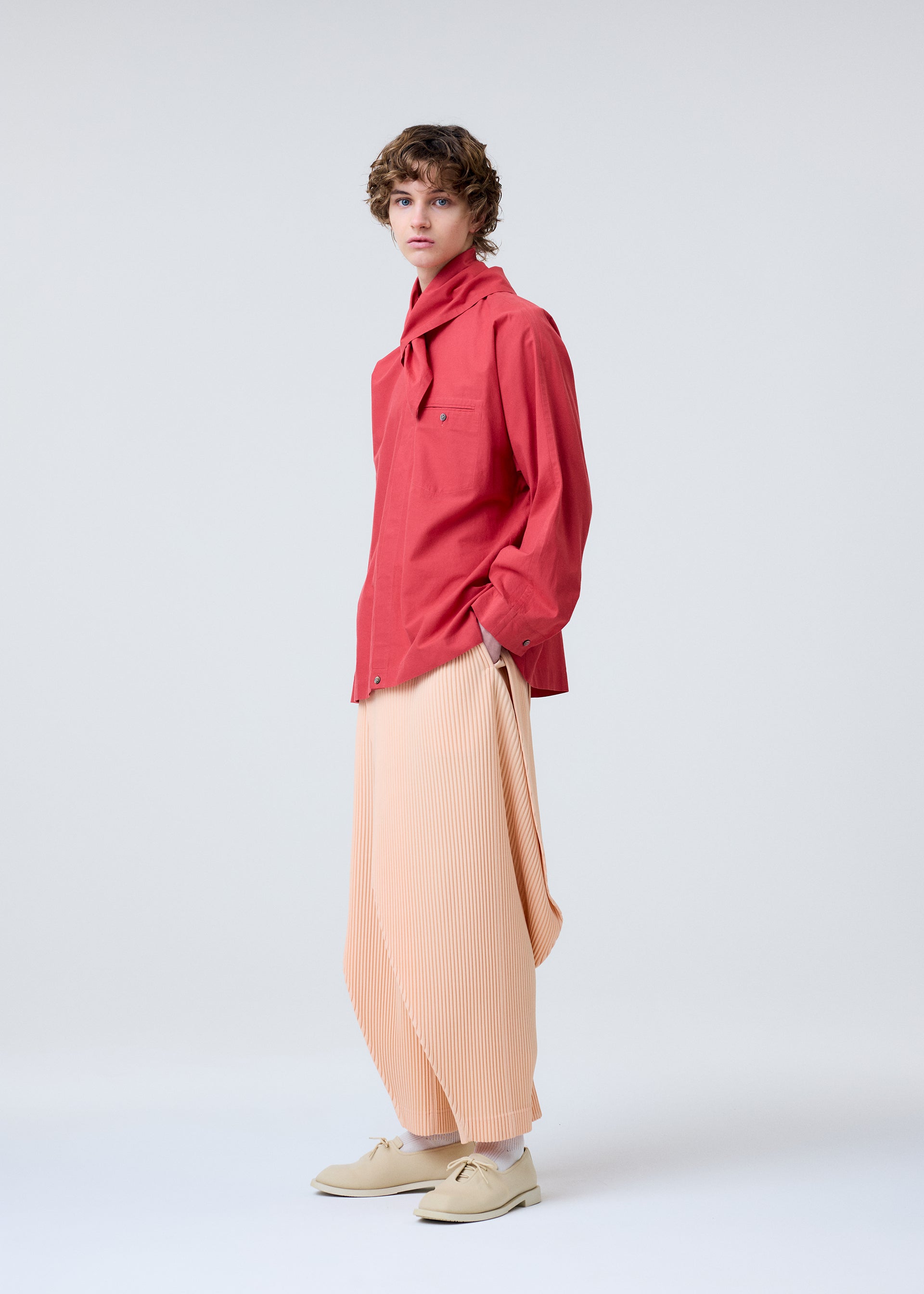 PLEATS BOTTOMS 1 Distinctive Panels Trousers Black – The official