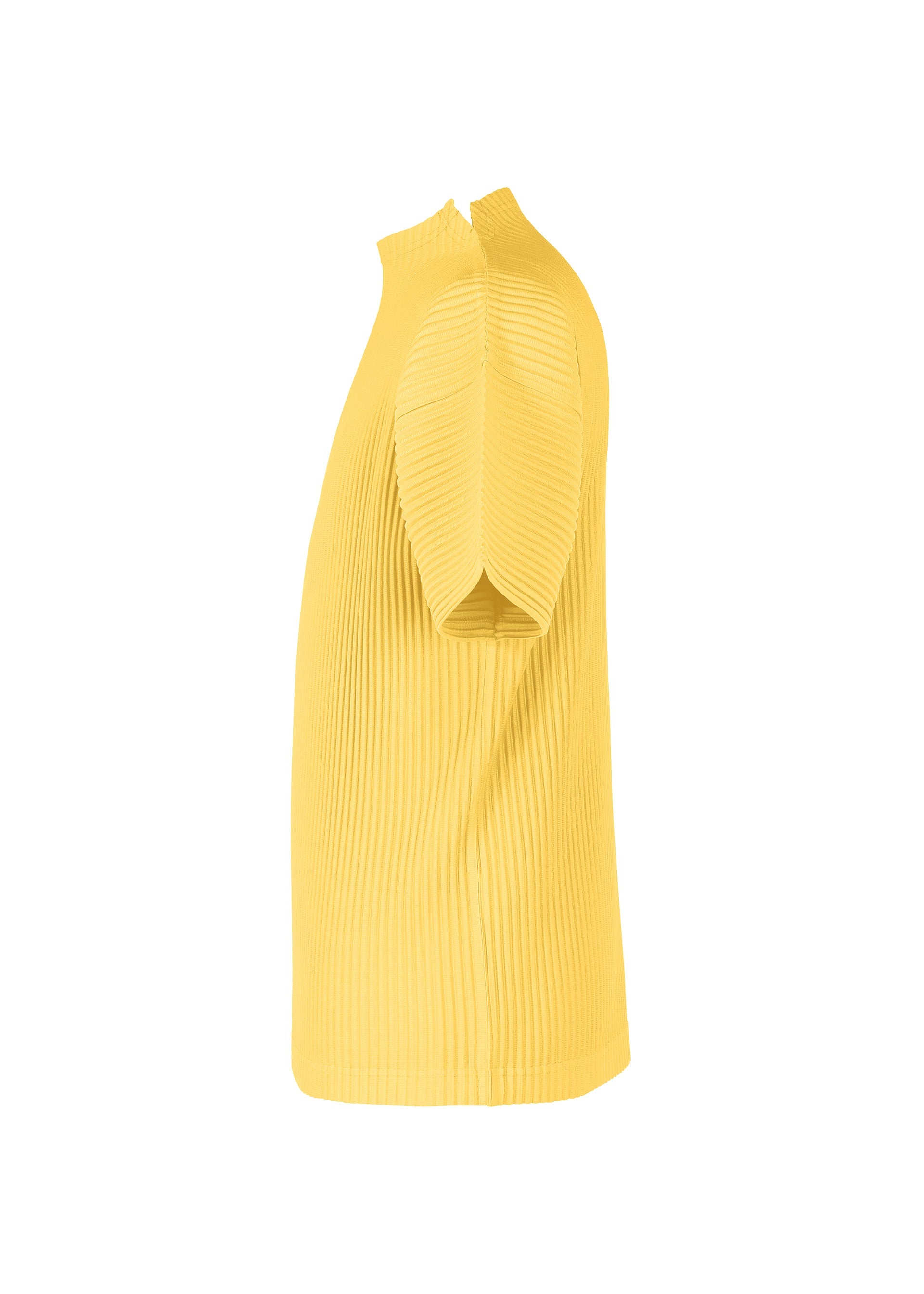 A detail shot of the HOMME PLISSÉ ISSEY MIYAKE MONTHLY COLORS MARCH top.
