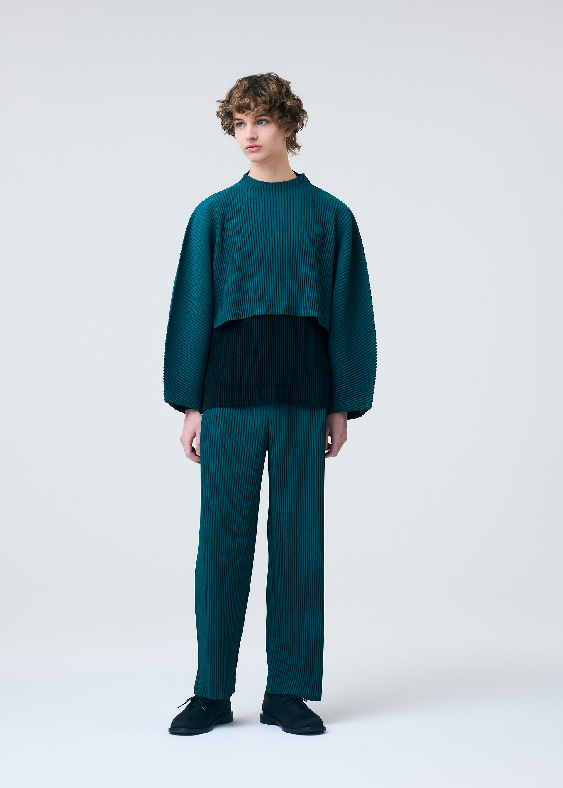 COLOR PLEATS 1 Top Black – The official ISSEY MIYAKE ONLINE STORE