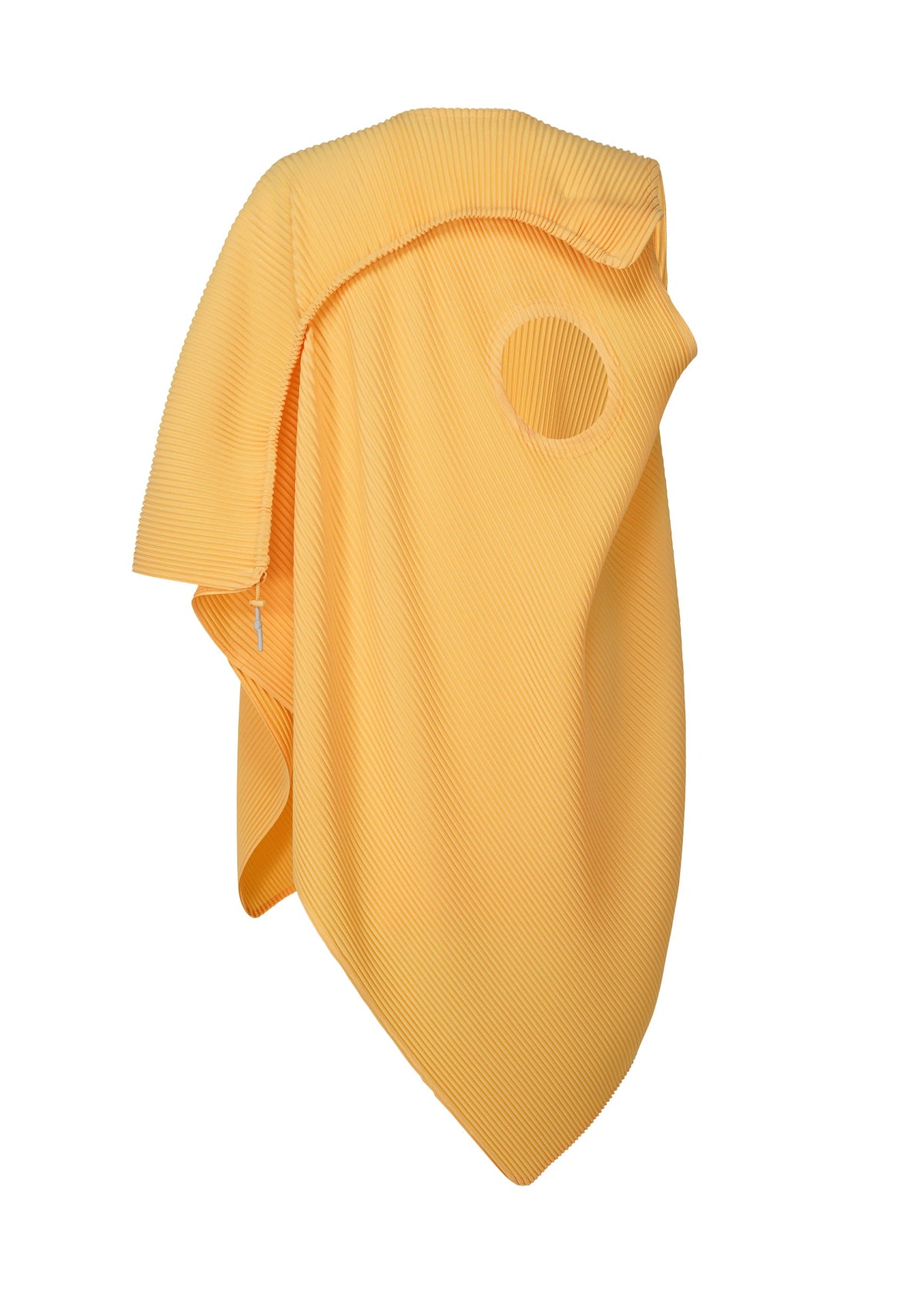 A detail shot of the HOMME PLISSÉ ISSEY MIYAKE WEAR OR WRAP top.