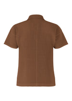 A detail shot of the HOMME PLISSÉ ISSEY MIYAKE COLOR PLEATS 2 shirt.