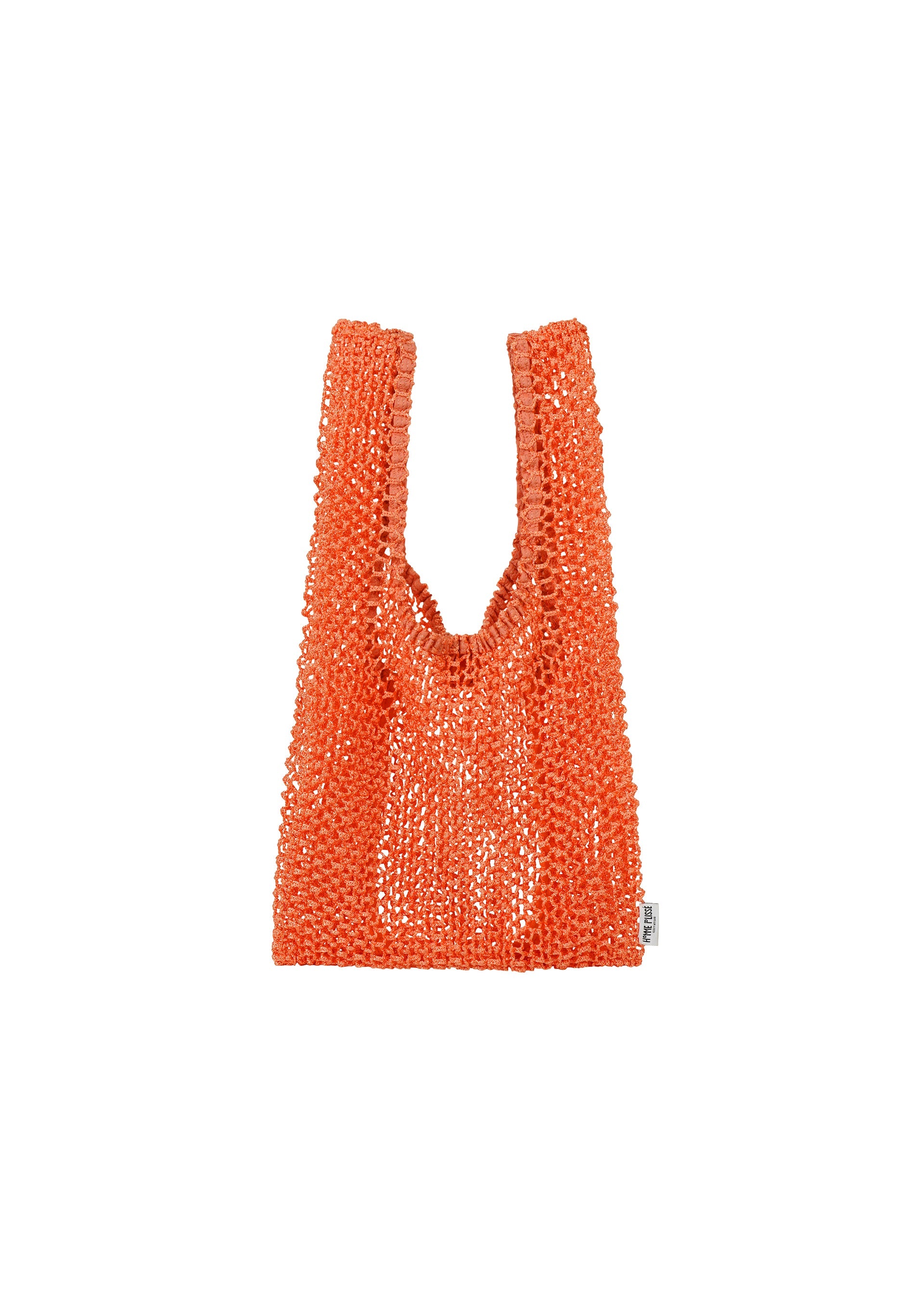 A detail shot of the HOMME PLISSÉ ISSEY MIYAKE MESH PLEATS BAG tote.