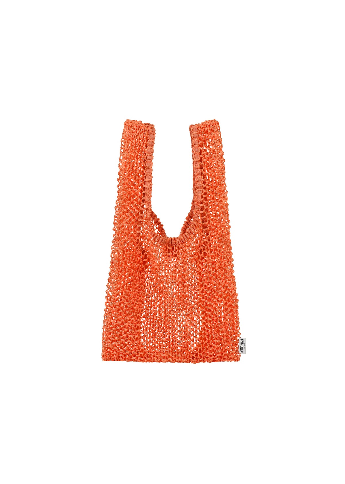 A detail shot of the HOMME PLISSÉ ISSEY MIYAKE MESH PLEATS BAG tote.