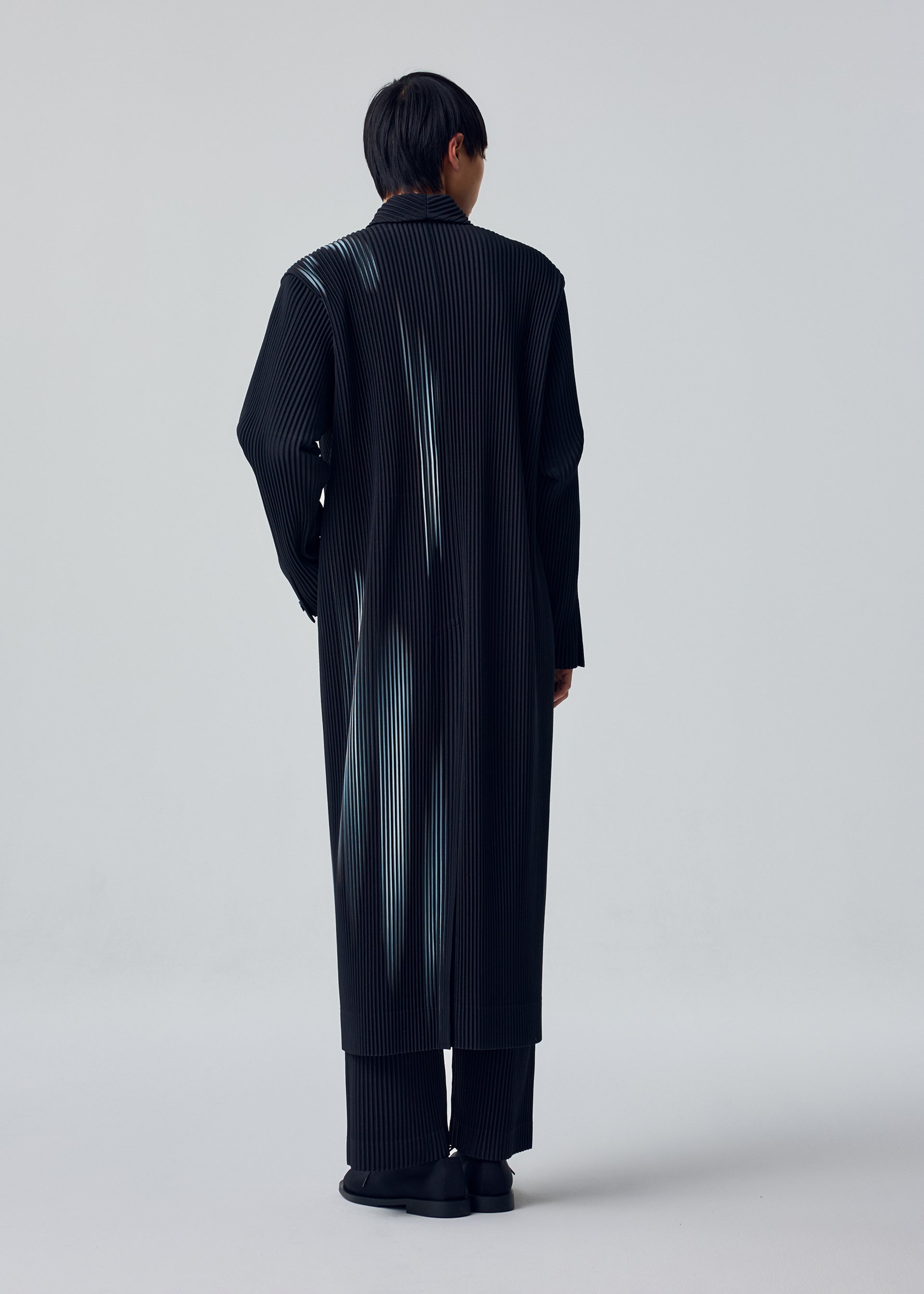 IN THE SHADOW Long Jacket Shadow Black – The official ISSEY MIYAKE