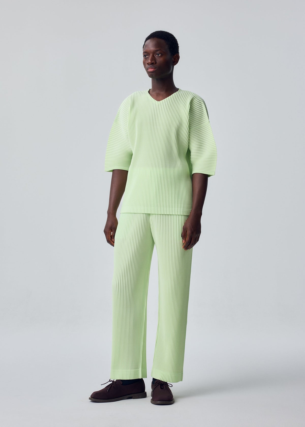 MONTHLY COLORS : JULY Trousers Shade Greyish Brown