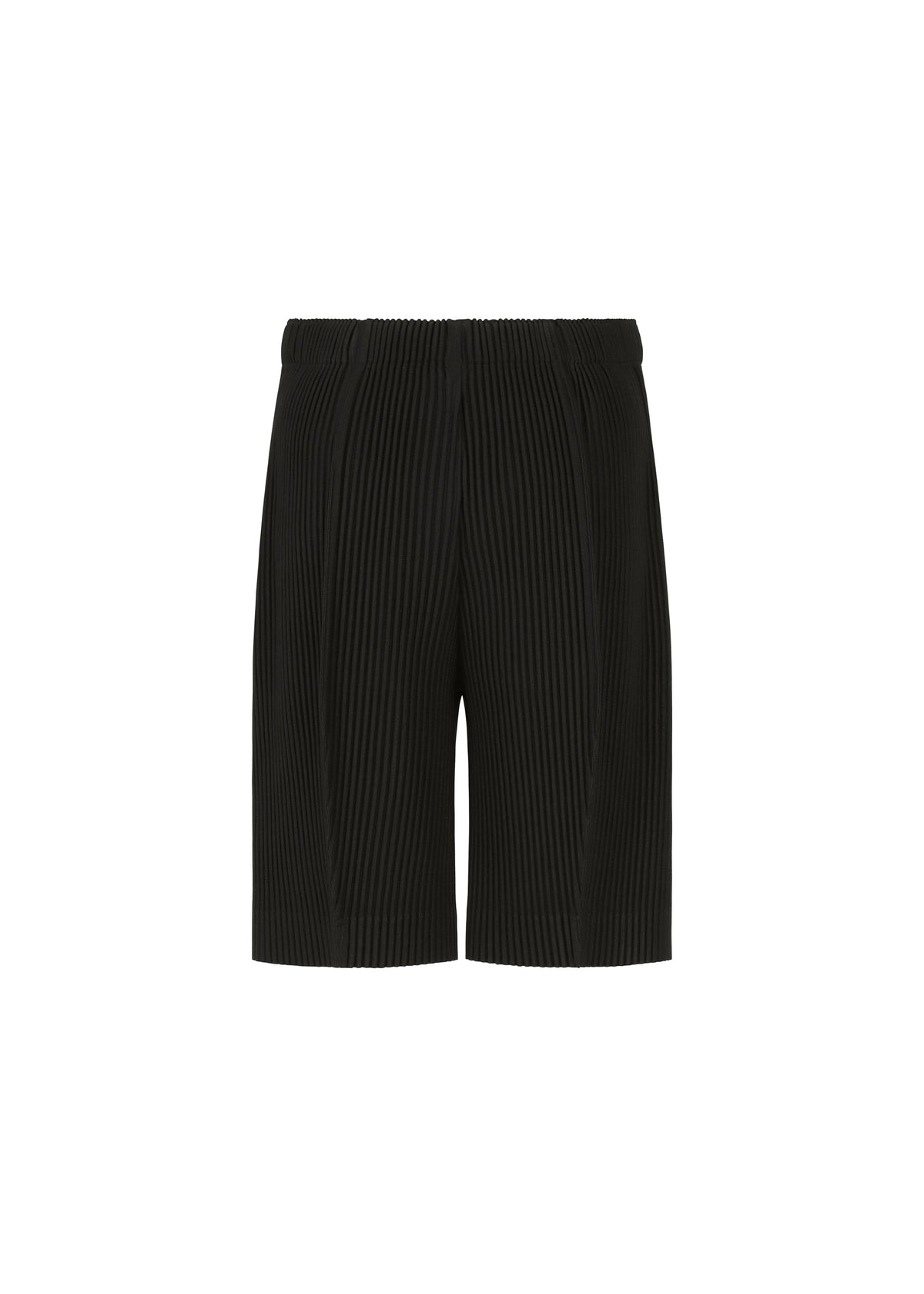 A detail shot of the HOMME PLISSÉ ISSEY MIYAKE MONTHLY COLORS : AUGUST shorts.