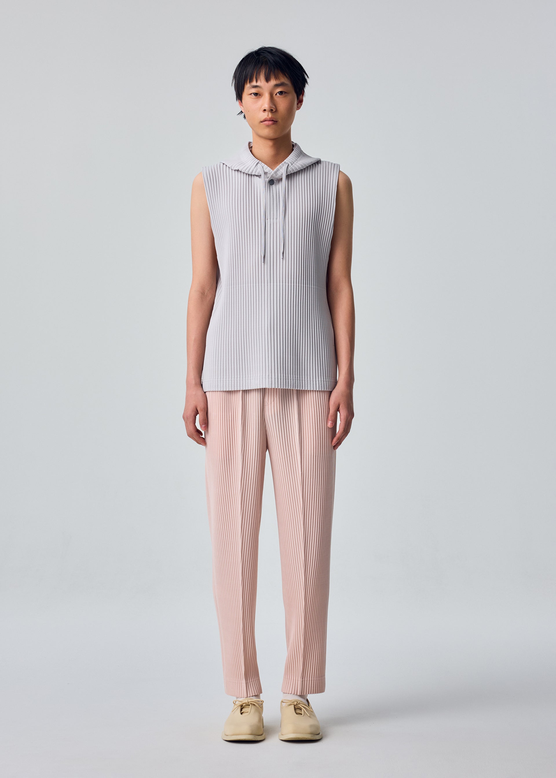 COMPLEAT TROUSERS Trousers Dim Green – The official ISSEY MIYAKE