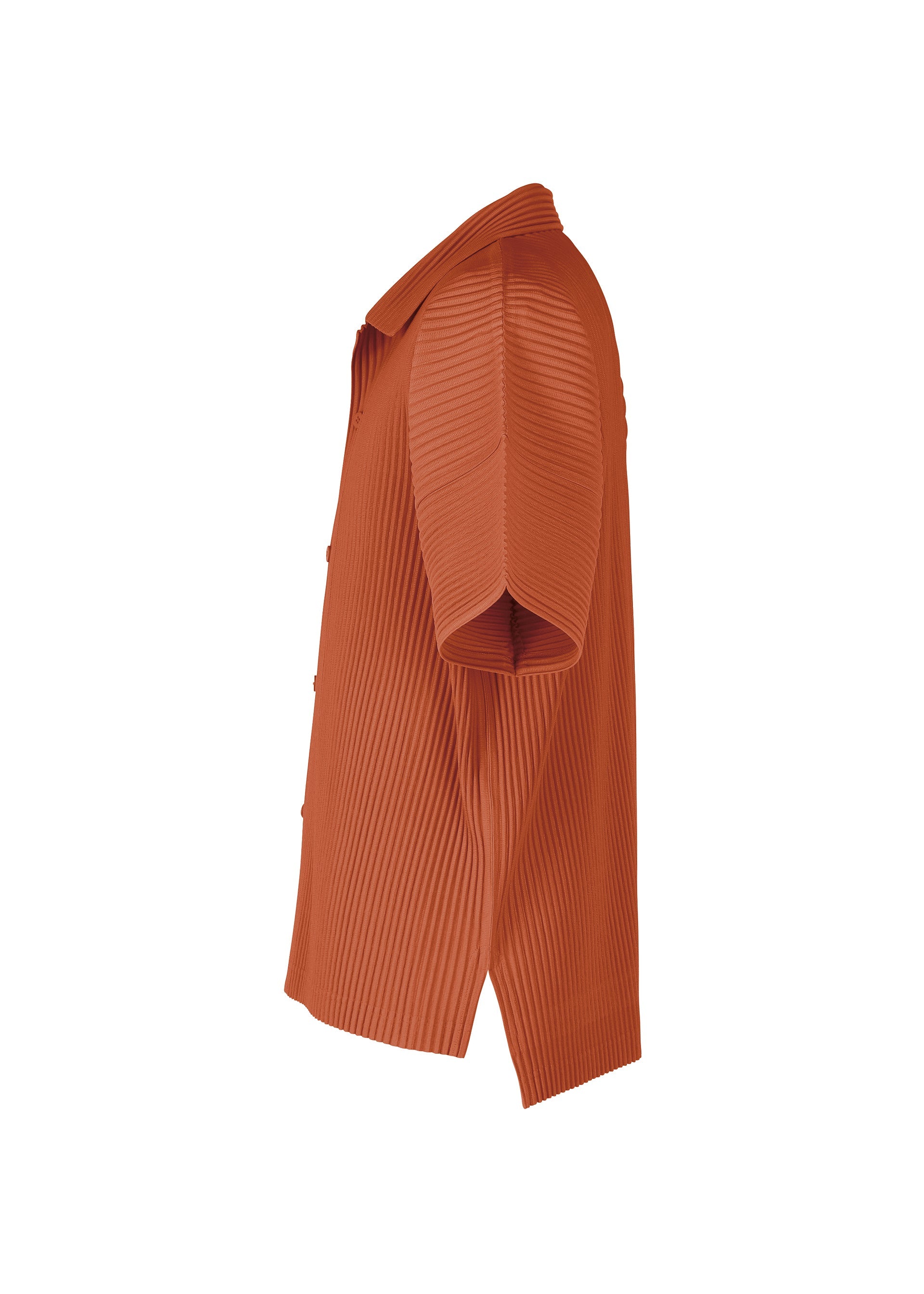 A detail shot of the HOMME PLISSÉ ISSEY MIYAKE MONTHLY COLORS : AUGUST shirt.