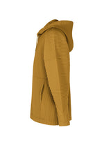 A detail shot of the HOMME PLISSÉ ISSEY MIYAKE MONTHLY COLORS : OCTOBER top.
