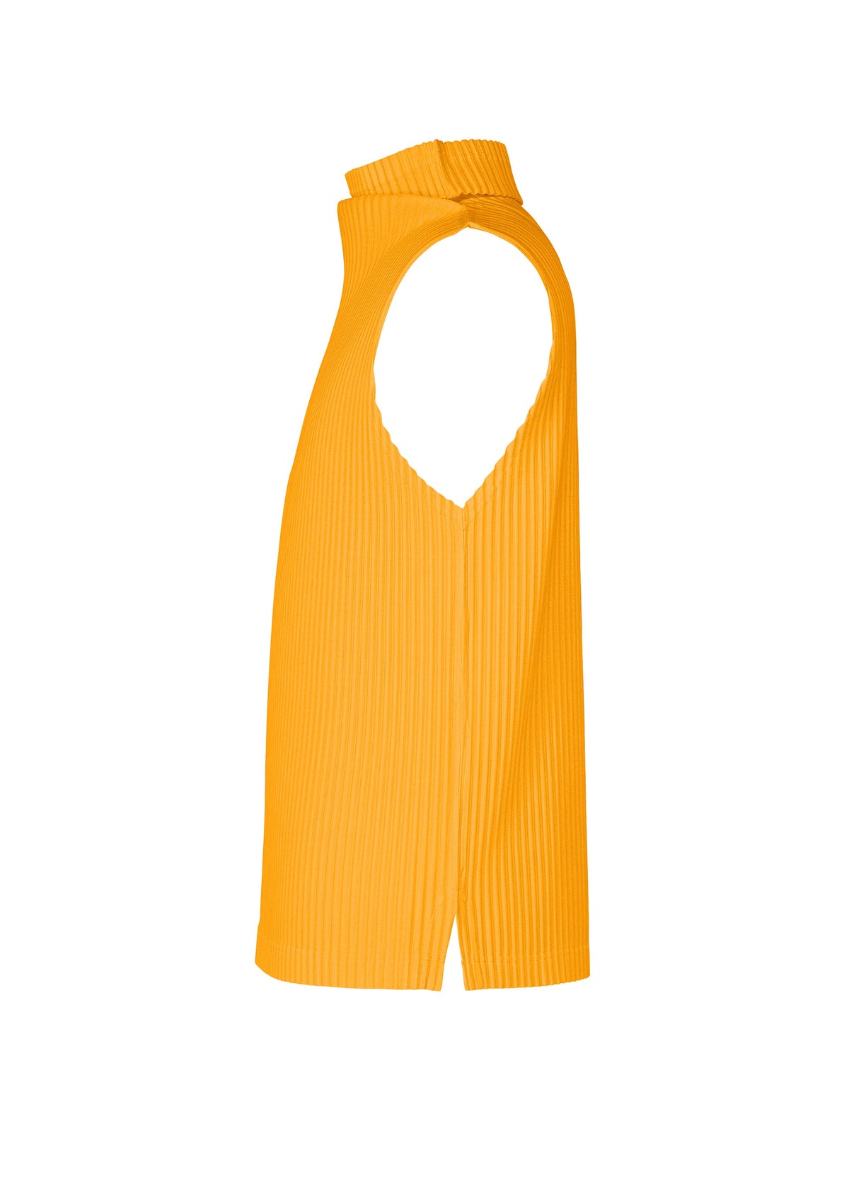 A detail shot of the HOMME PLISSÉ ISSEY MIYAKE COLOR PLEATS 1 top.