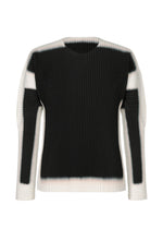 A product shot of the HOMME PLISSÉ ISSEY MIYAKE FRAMEWORK : CHUSEN top in black.