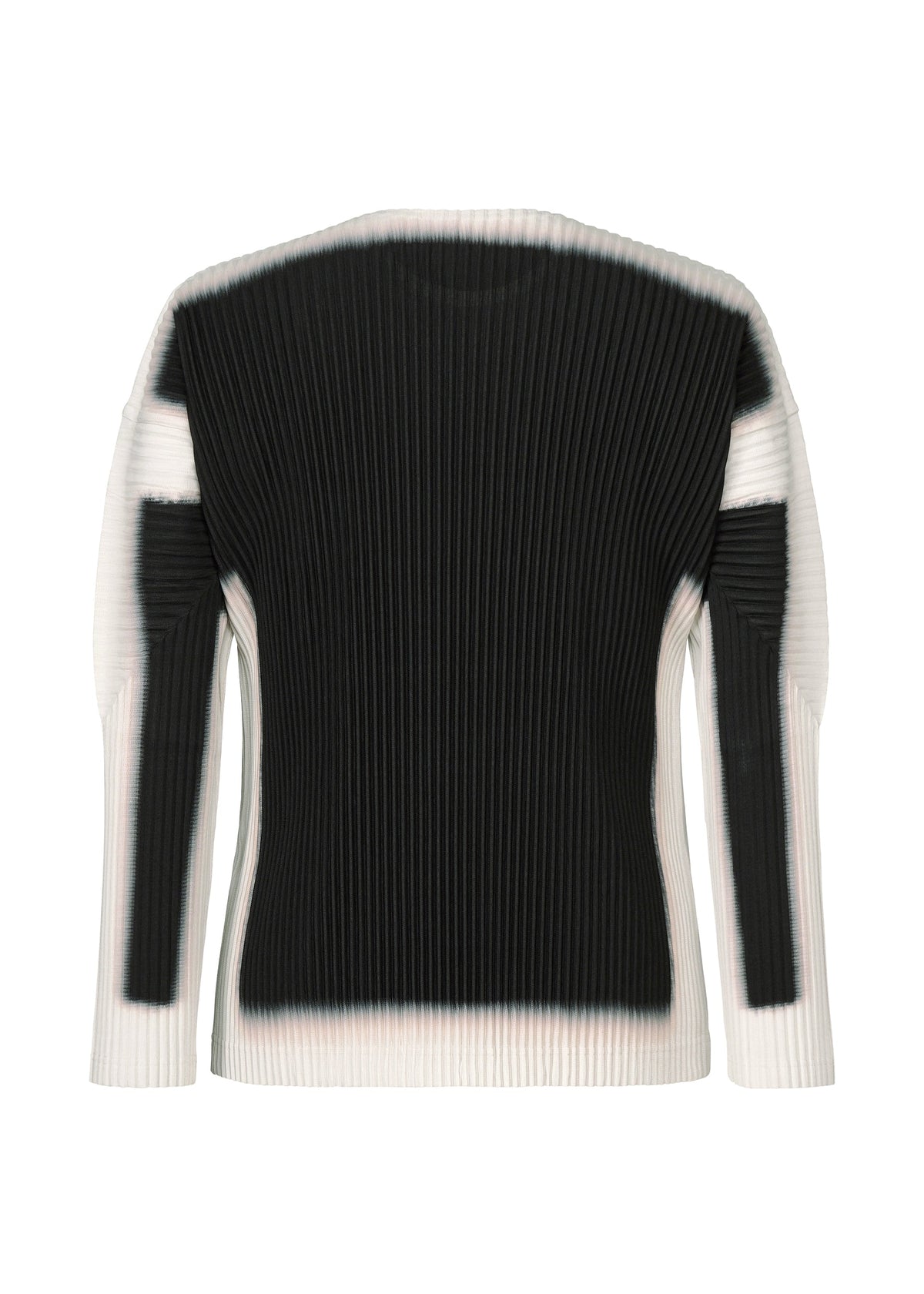 A detail shot of the HOMME PLISSÉ ISSEY MIYAKE FRAMEWORK : CHUSEN top.