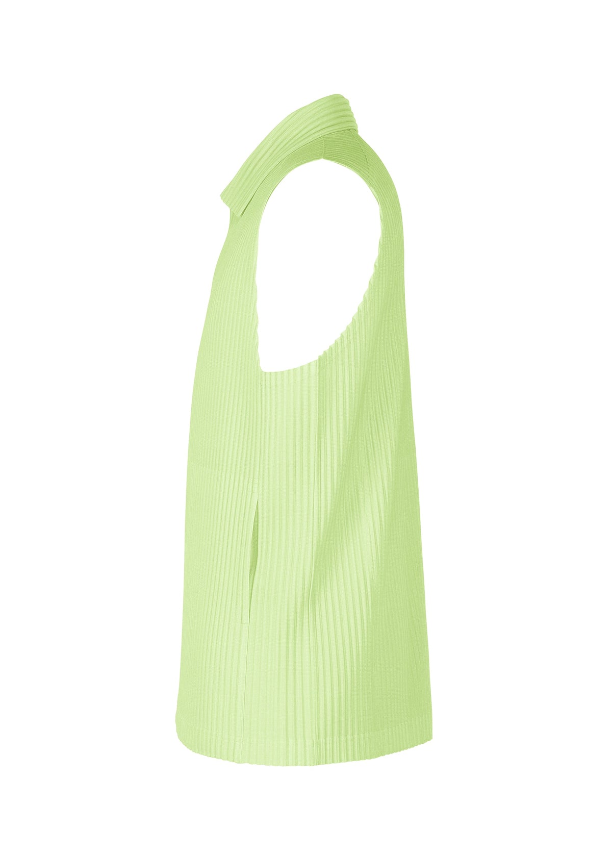 A detail shot of the HOMME PLISSÉ ISSEY MIYAKE MONTHLY COLORS : JULY shirt.