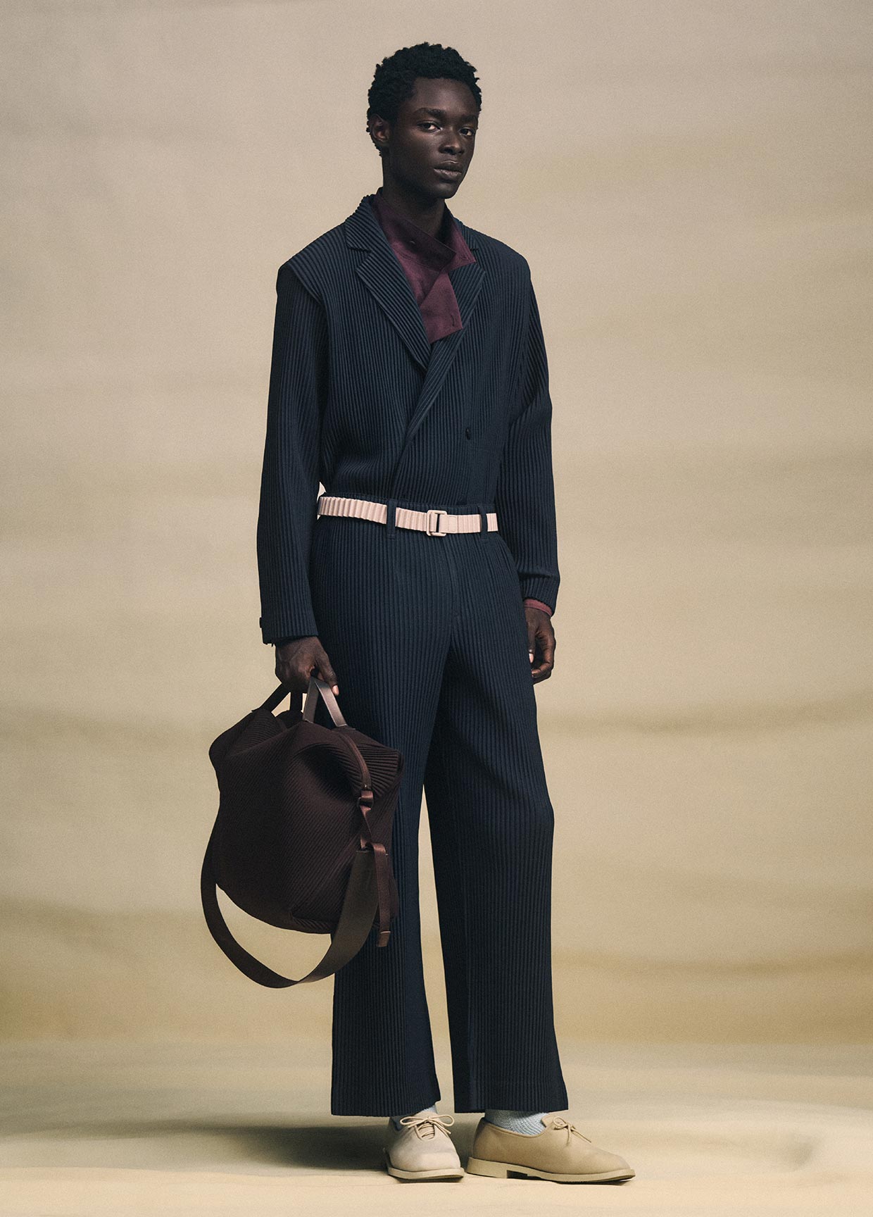 HOMME PLISSÉ ISSEY MIYAKE – The official ISSEY MIYAKE ONLINE STORE