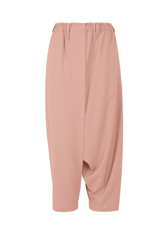 A product shot of the 132 5. ISSEY MIYAKE SEAMLESS trousers in rose quartz (21).