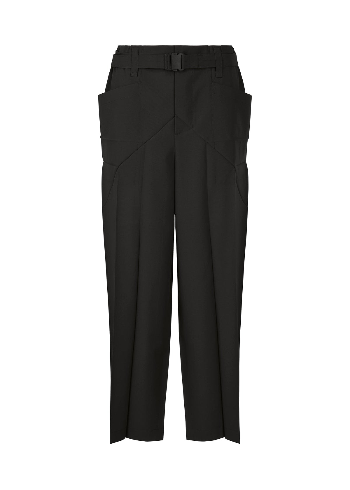 A product shot of the 132 5. ISSEY MIYAKE EDGE BOTTOMS trousers in black (15).