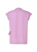 A detail shot of the 132 5. ISSEY MIYAKE FLAT ONE TUCK T shirt.
