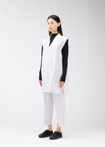 A model wears the 132 5. ISSEY MIYAKE 132 5. FLAT 1 vest.