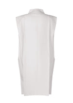 A detail shot of the 132 5. ISSEY MIYAKE 132 5. FLAT 1 vest.