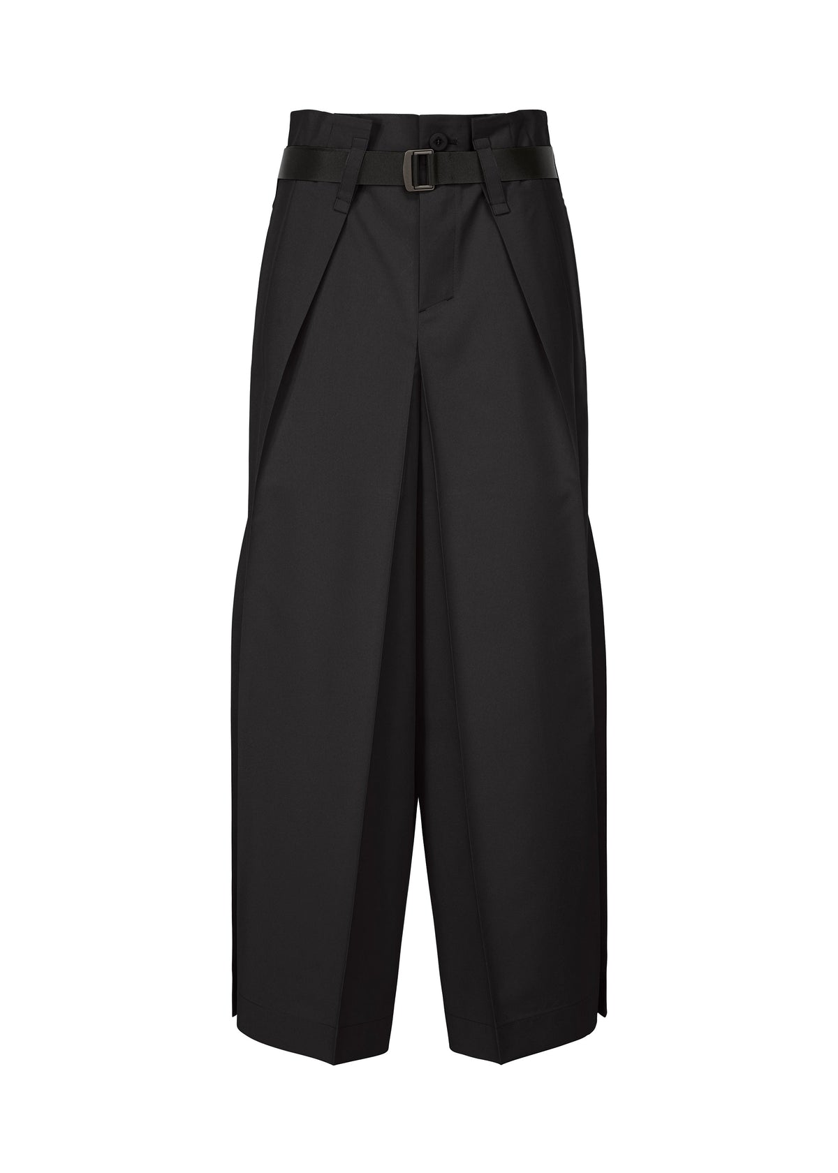 A product shot of the 132 5. ISSEY MIYAKE FLAT SQUARE BOTTOMS trousers in black.