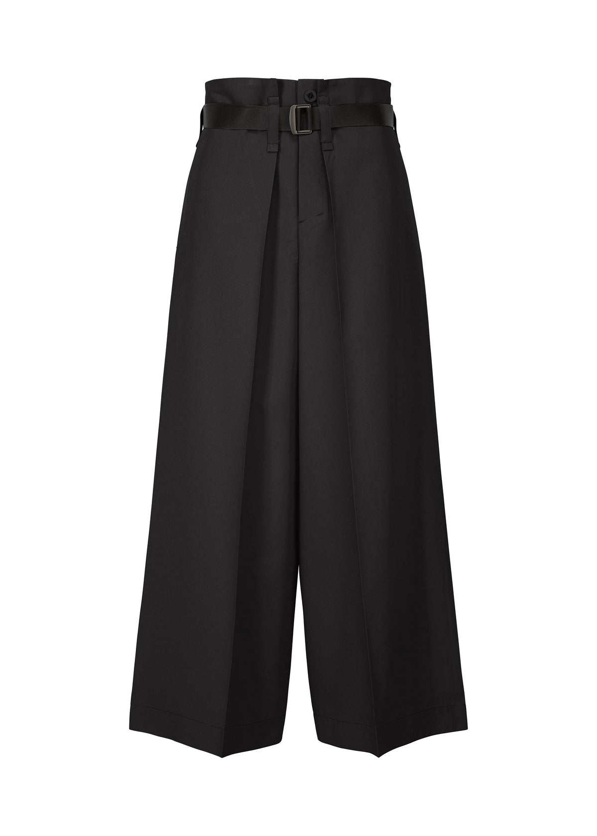 A product shot of the 132 5. ISSEY MIYAKE FLAT SQUARE BOTTOMS trousers in black.