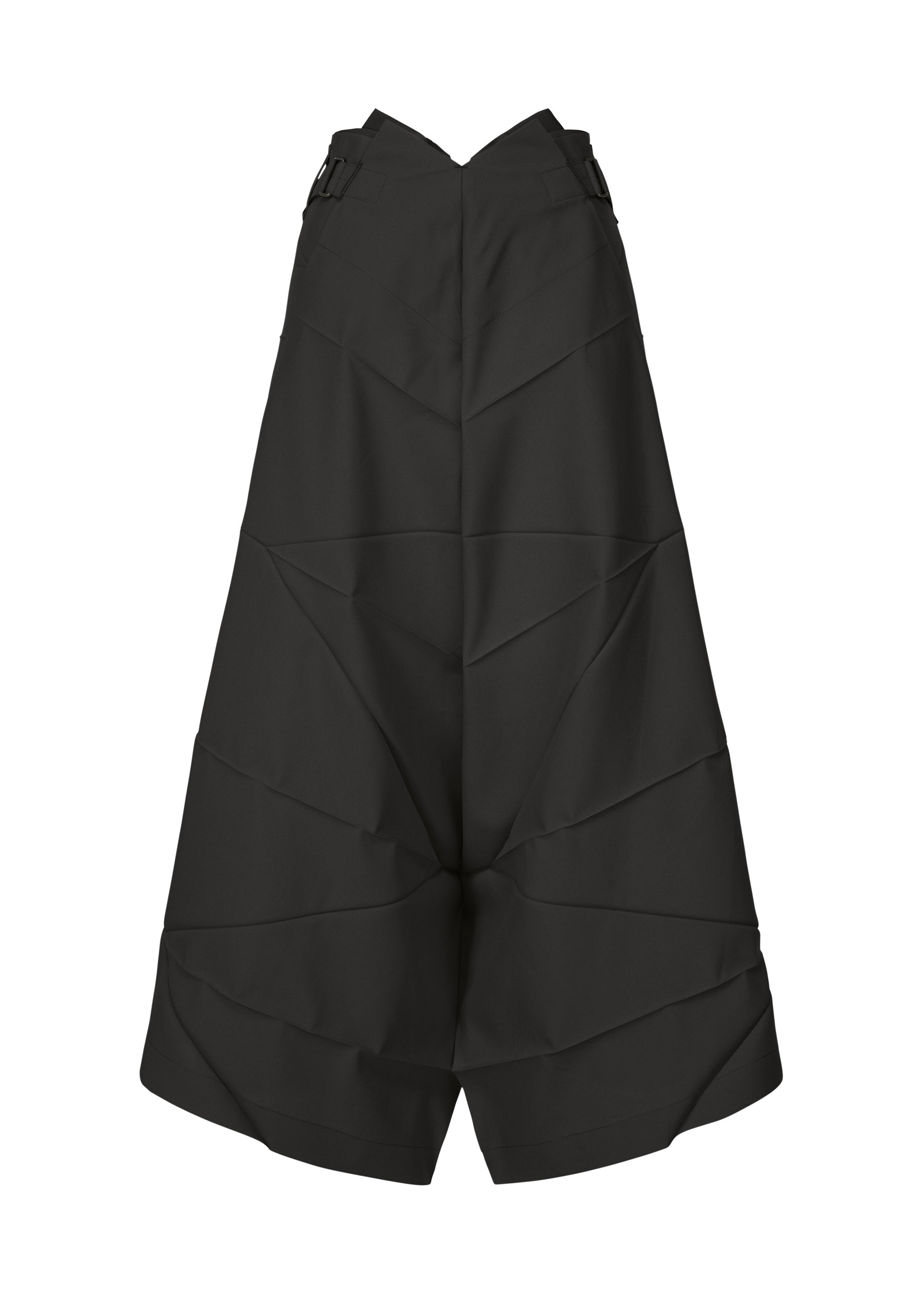 A product shot of the 132 5. ISSEY MIYAKE NO.2 trousers in black.