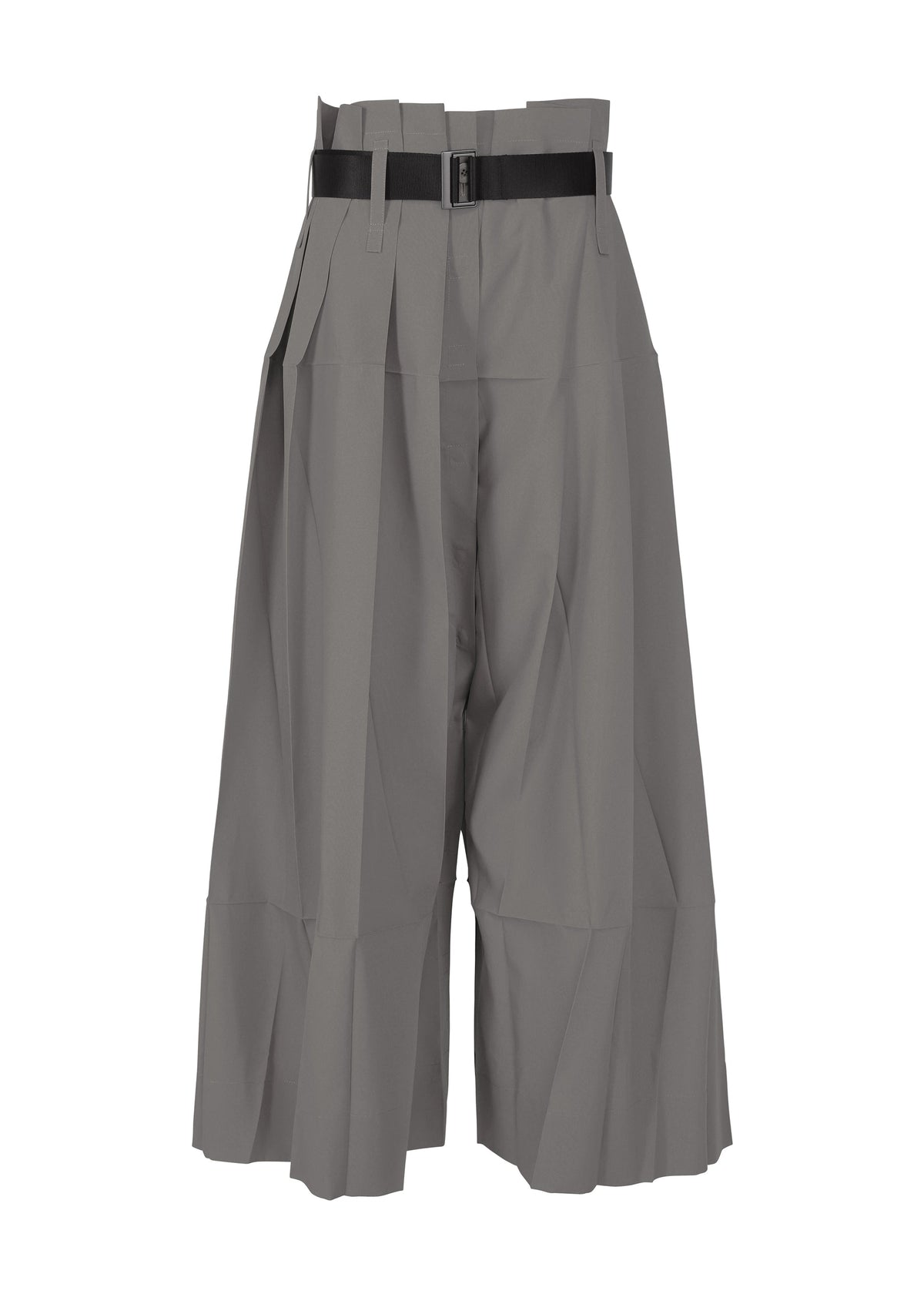 A product shot of the 132 5. ISSEY MIYAKE NO.3 trousers in dark grey (16).