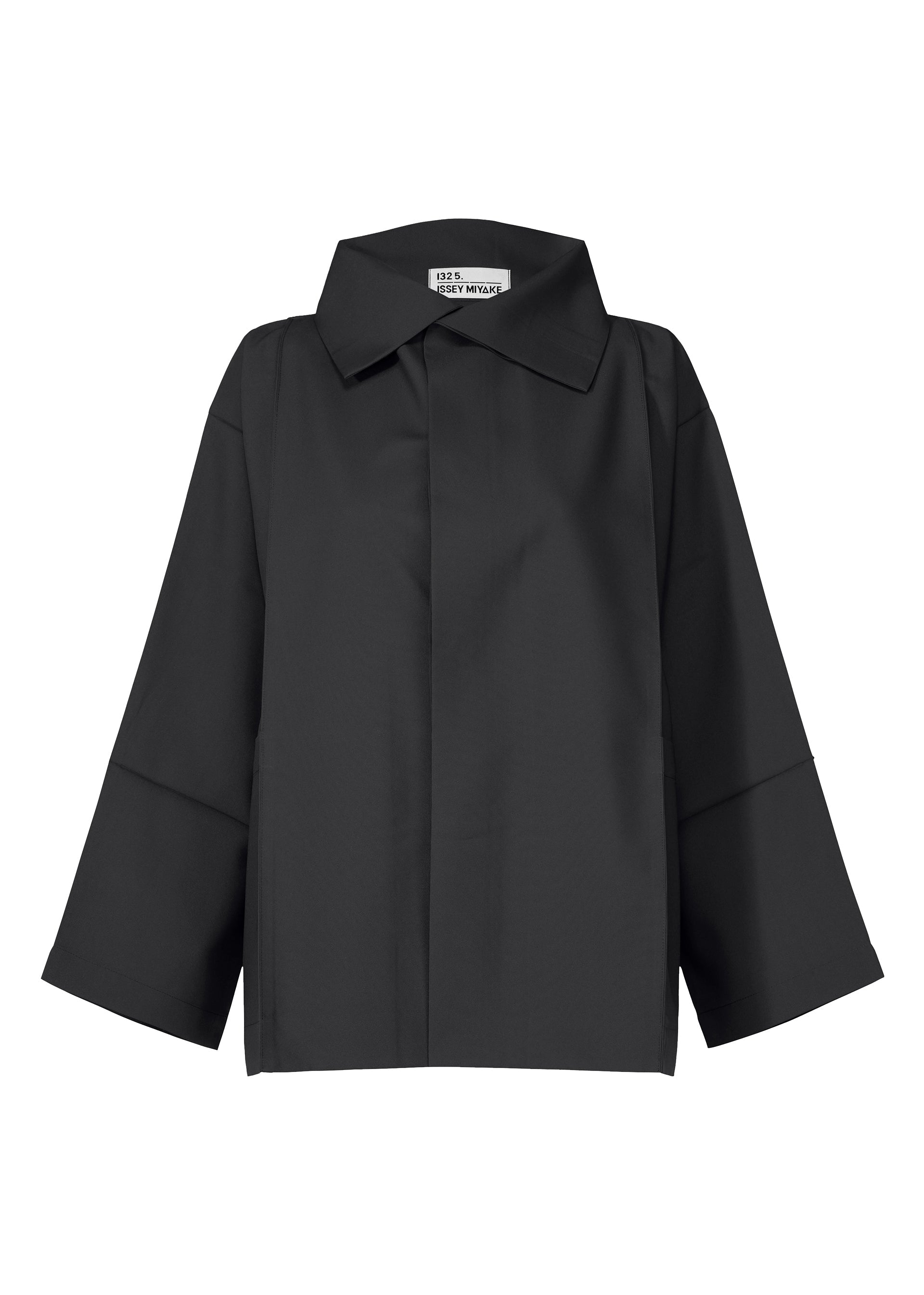 A product shot of the 132 5. ISSEY MIYAKE 132 5. FLAT 1 jacket in black (15).
