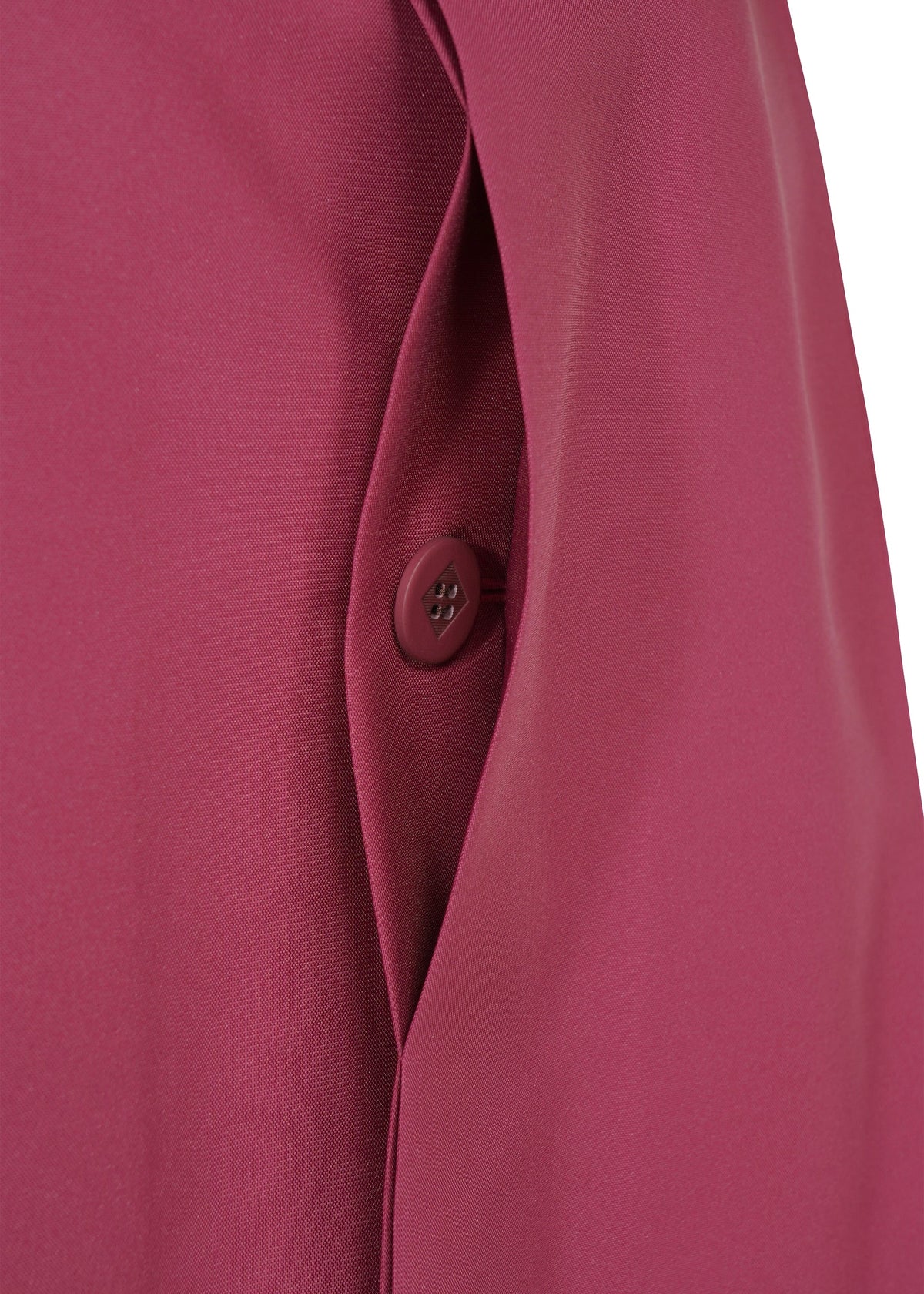 A detail shot of the 132 5. ISSEY MIYAKE 132 5. FLAT 1 jacket.